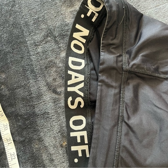 Forever 21 No Days Off Leggings Size S - Picture 4 of 7